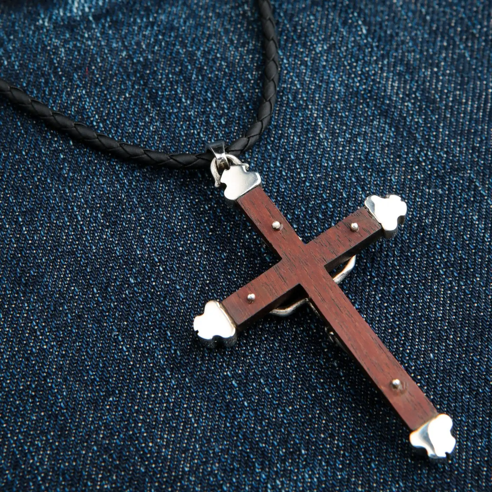 Bikerringshop Sterling Silver Crucifix Cross Wood Jesus Pendant 5 Bikerringshop Sterling Silver Crucifix Cross Wood Jesus Pendant - Image 3