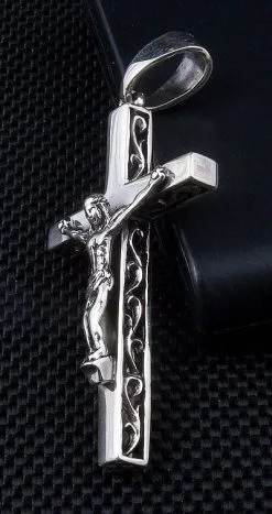 Bikerringshop Small Silver Cross Jesus Pendant -Outlet Rings Store IMG 2721