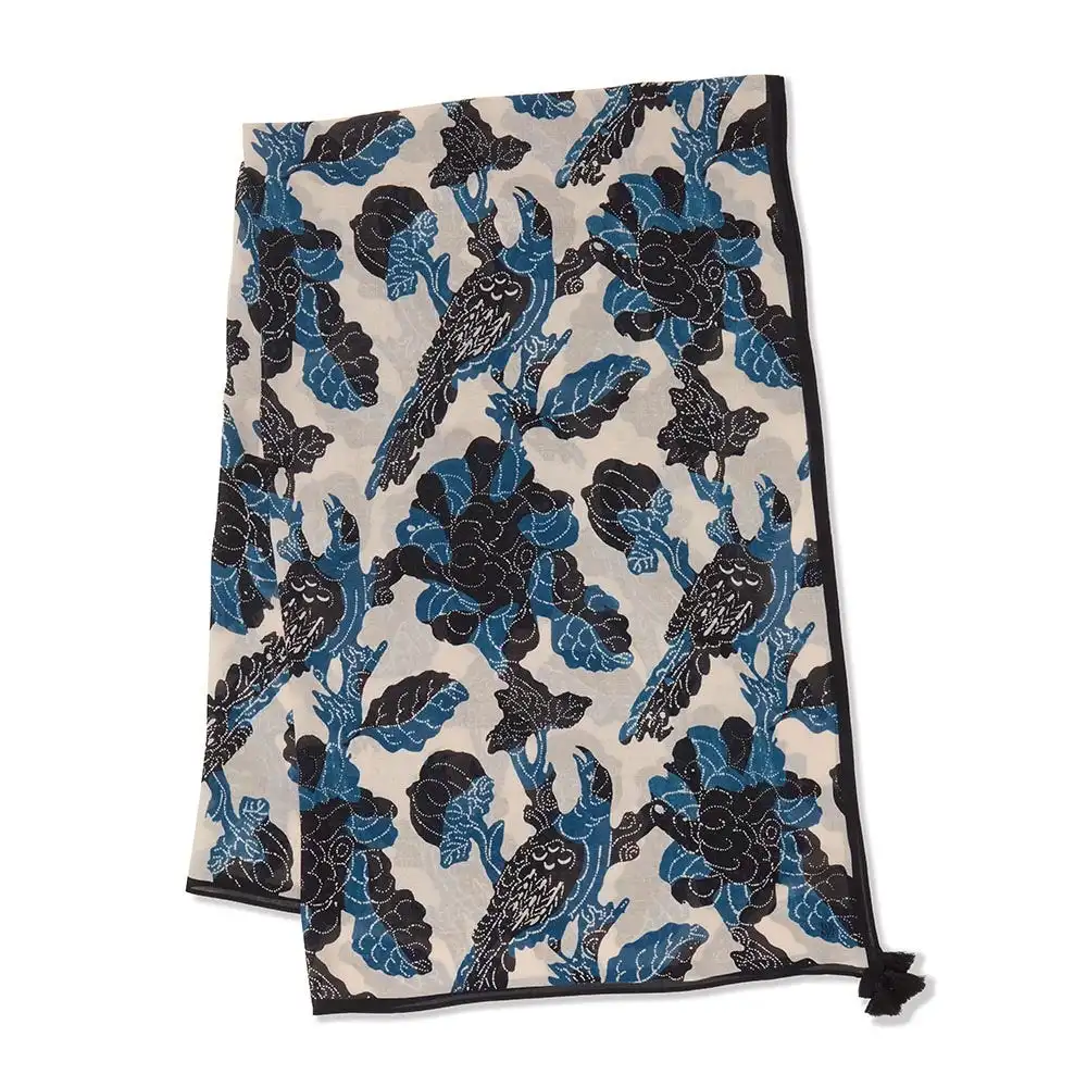 The Metropolitan Museum Of Art Blue & White Stylized Birds Oversize Oblong Scarf 4 The Metropolitan Museum Of Art Blue & White Stylized Birds Oversize Oblong Scarf - Image 2