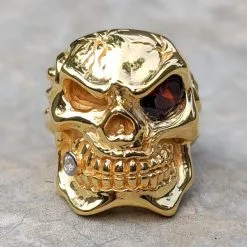 Bikerringshop Micron Yellow Gold Red Eye Skull Ring