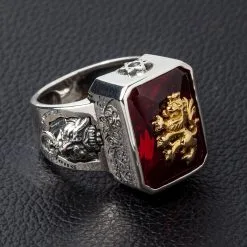 Bikerringshop 925 Sterling Silver Red Stone Lion Ring